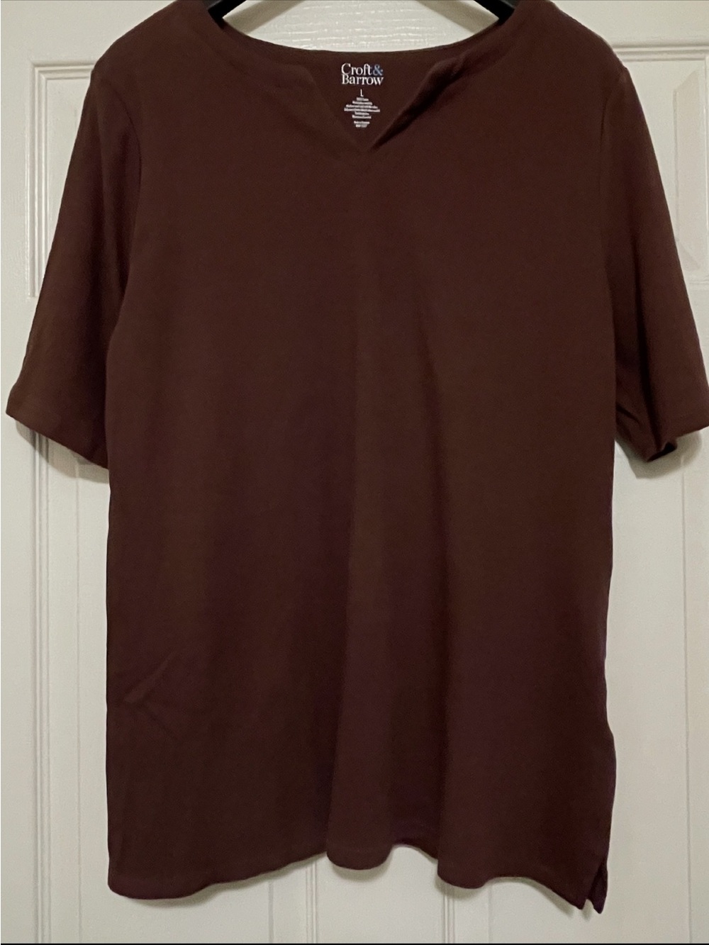 croft & barrow women’s  V-Neck Shirt in Chocolate Brown